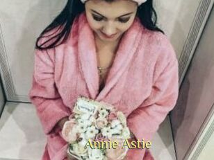 Annie_Astie