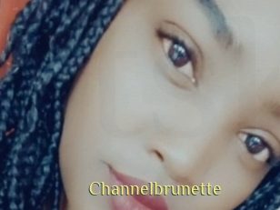 Channelbrunette