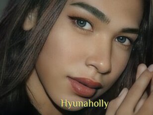 Hyunaholly