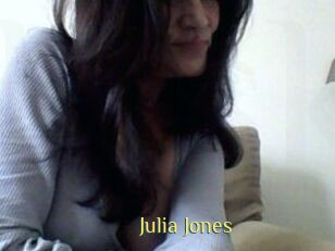 Julia_Jones