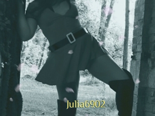Julia6902