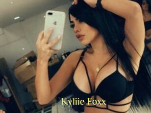 Kyliie_Foxx