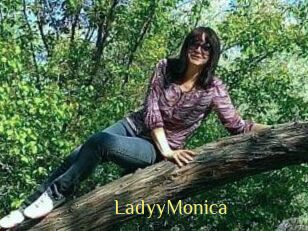 LadyyMonica