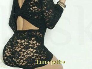 Luna_petite