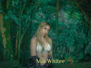 Mia_Whitee