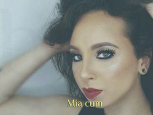 Mia_cum
