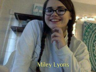 Miley_Lyons
