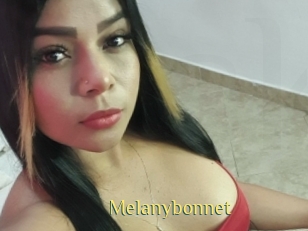 Melanybonnet