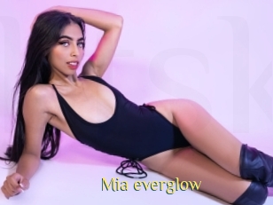 Mia_everglow