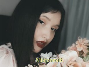 Miajones18