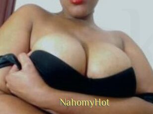 NahomyHot