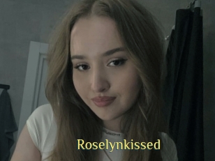 Roselynkissed