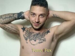 Tomy_Fox
