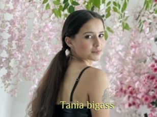 Tania_bigass