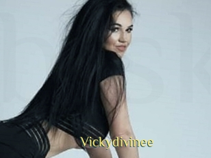 Vickydivinee